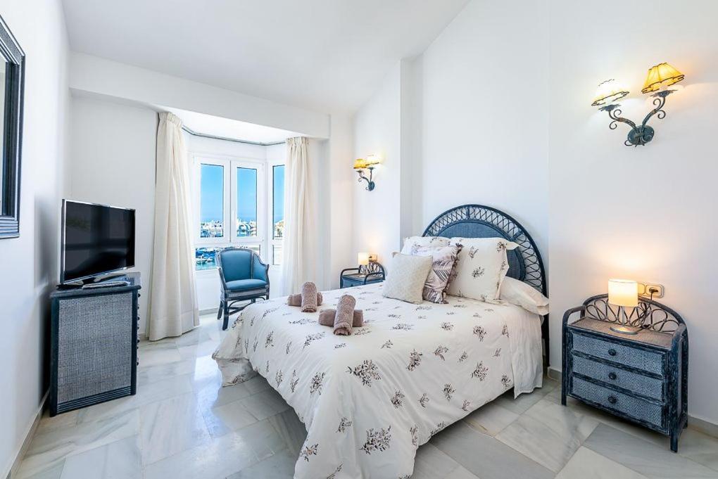 PUERTO DE BENALMÁDENA APARTAMENTO VACACIONAL con VISTAS AL MAR Y YATES TRES HABITACIONES 2 BAÑOS Exterior foto