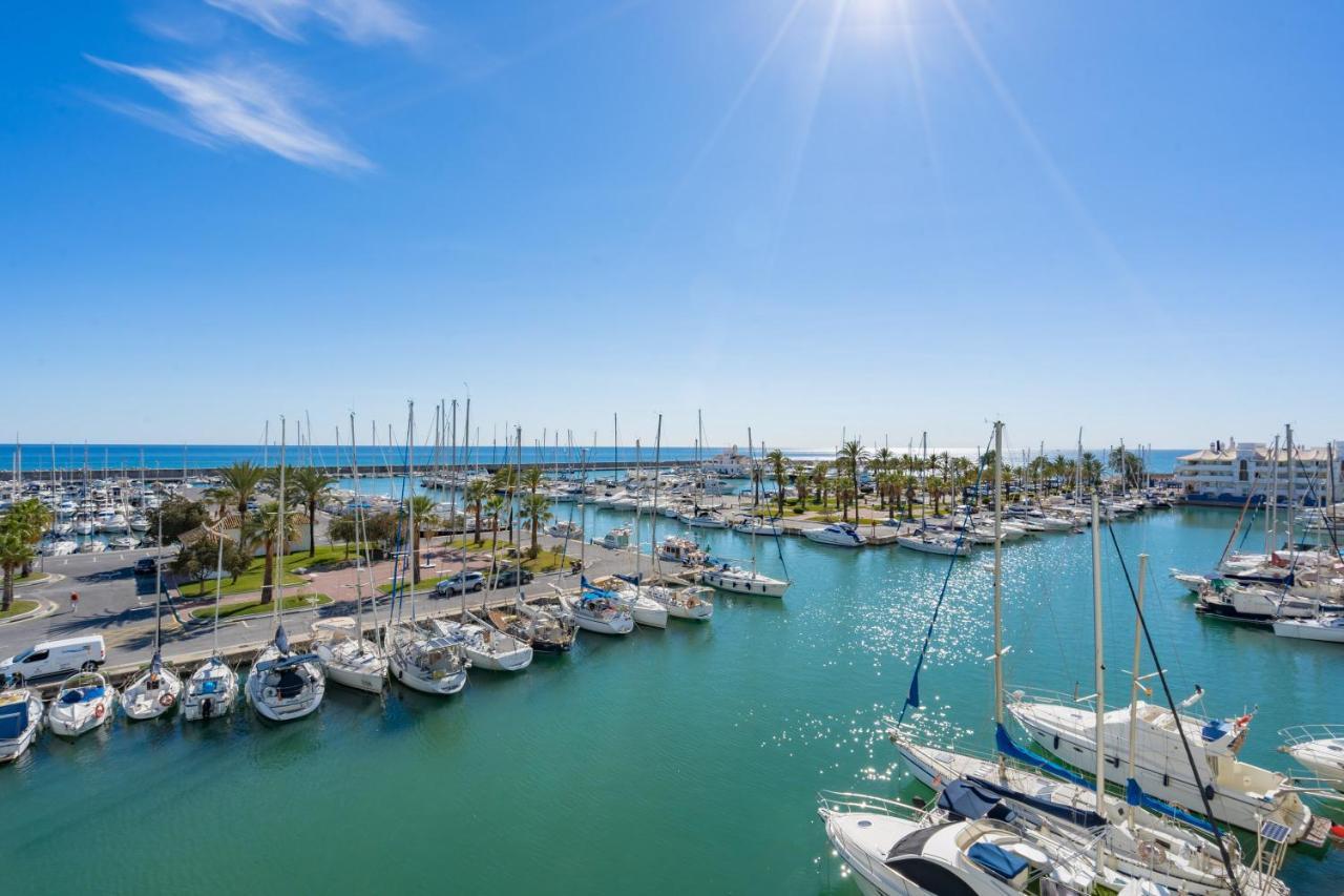 PUERTO DE BENALMÁDENA APARTAMENTO VACACIONAL con VISTAS AL MAR Y YATES TRES HABITACIONES 2 BAÑOS Exterior foto