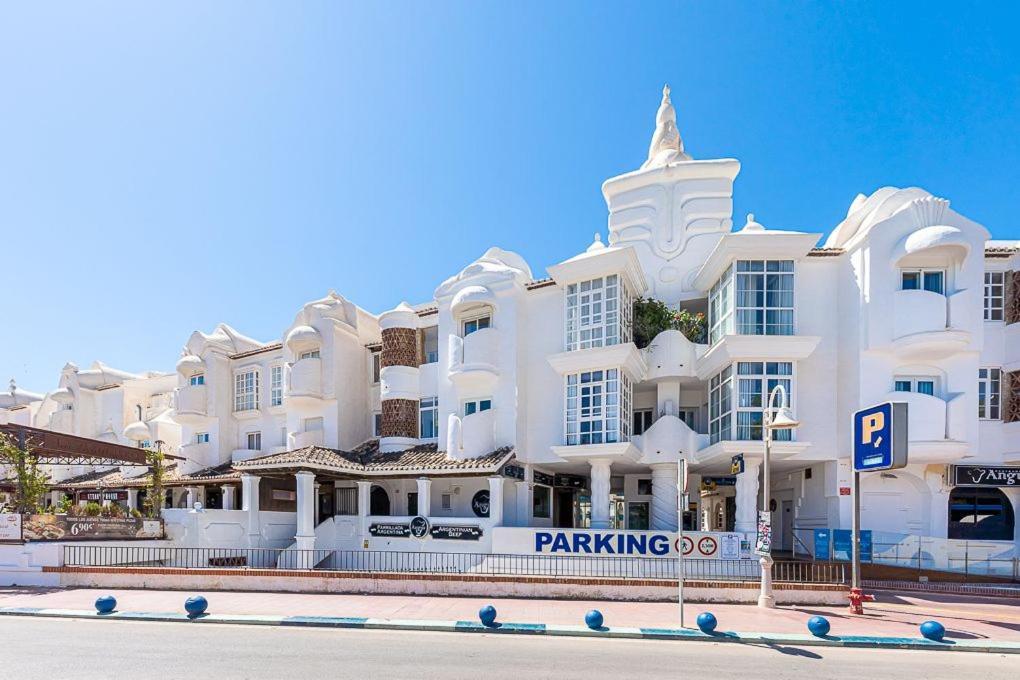 PUERTO DE BENALMÁDENA APARTAMENTO VACACIONAL con VISTAS AL MAR Y YATES TRES HABITACIONES 2 BAÑOS Exterior foto