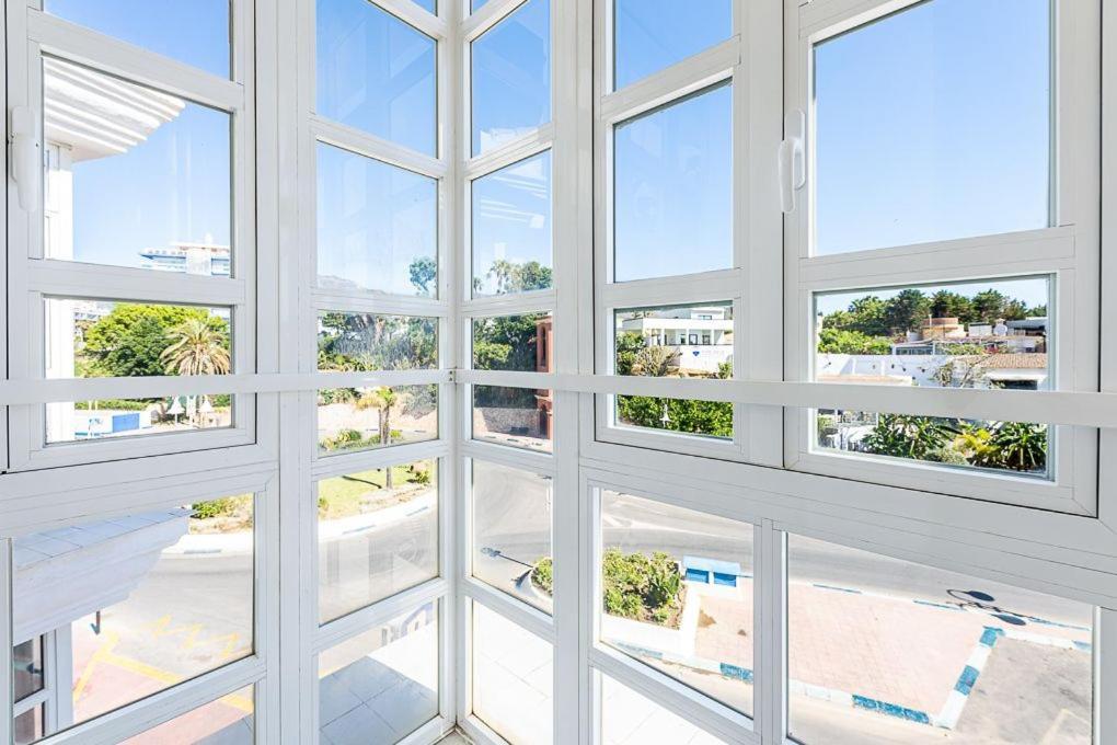 PUERTO DE BENALMÁDENA APARTAMENTO VACACIONAL con VISTAS AL MAR Y YATES TRES HABITACIONES 2 BAÑOS Exterior foto