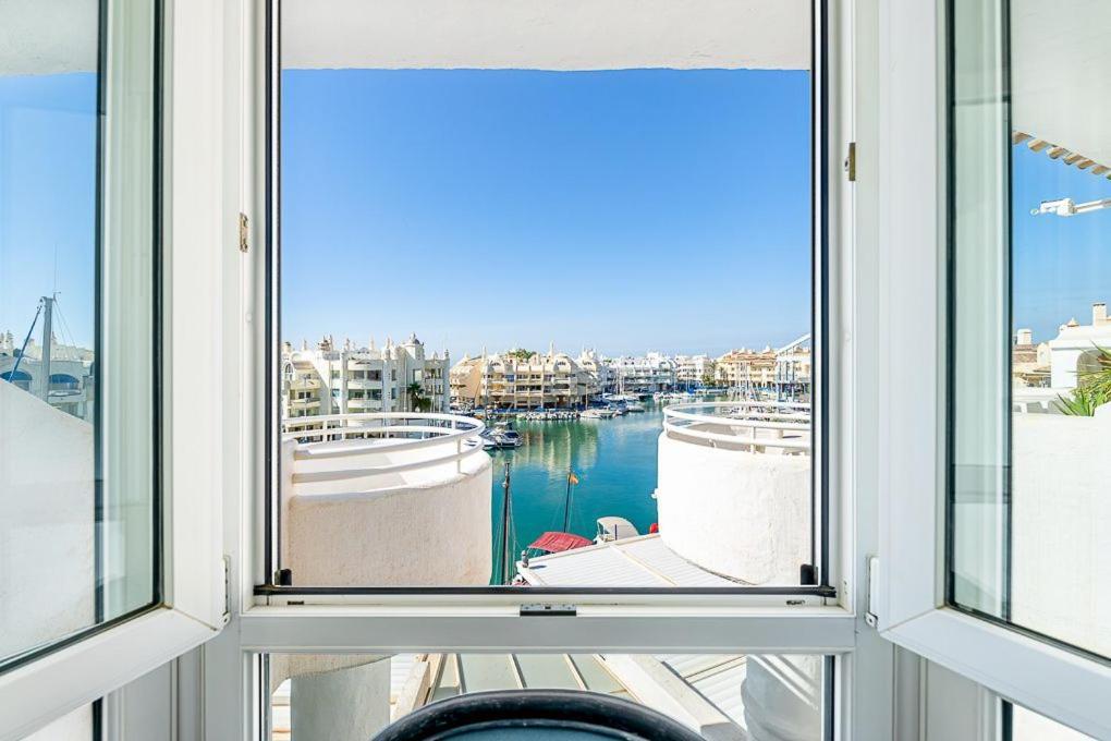 PUERTO DE BENALMÁDENA APARTAMENTO VACACIONAL con VISTAS AL MAR Y YATES TRES HABITACIONES 2 BAÑOS Exterior foto